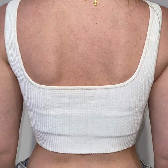 Crop top - Picture 2 of 3